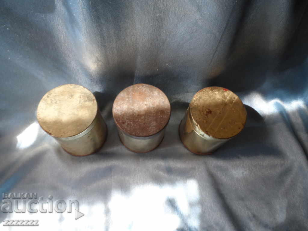 стари ламаринени кутии с цена 10.00 лв. | € 5.11 стари ламаринени кутии с цена 10.00 лв. | € 5.11