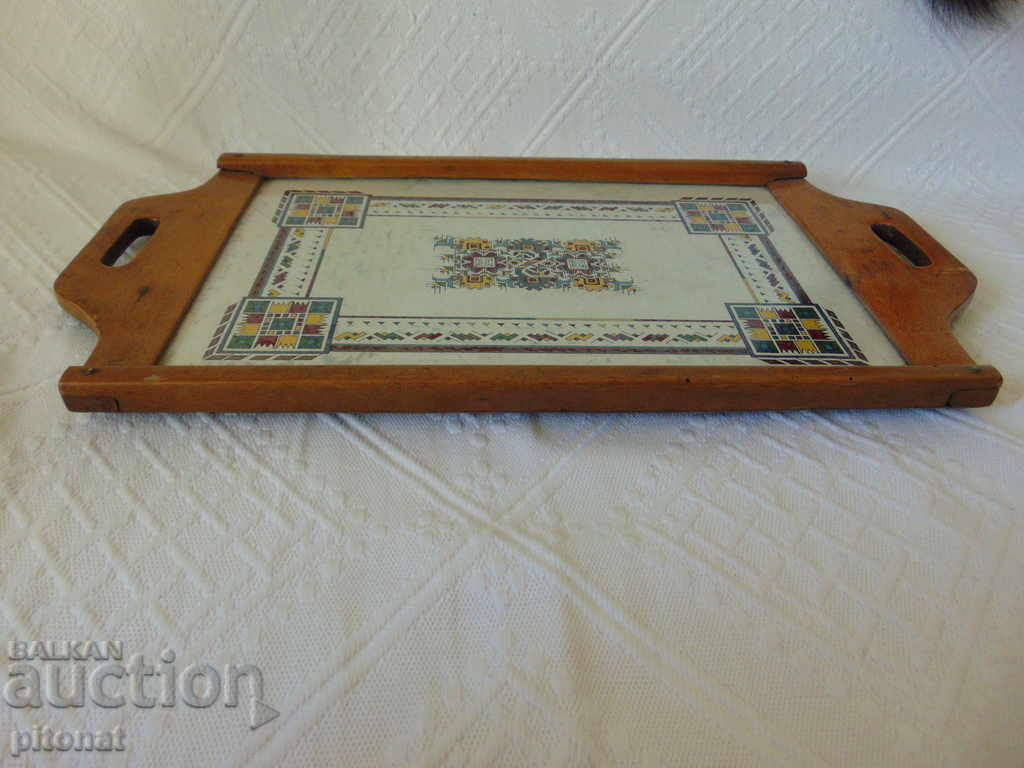 Аукцион Голям антикварен дървен поднос Аукцион Голям антикварен дървен поднос