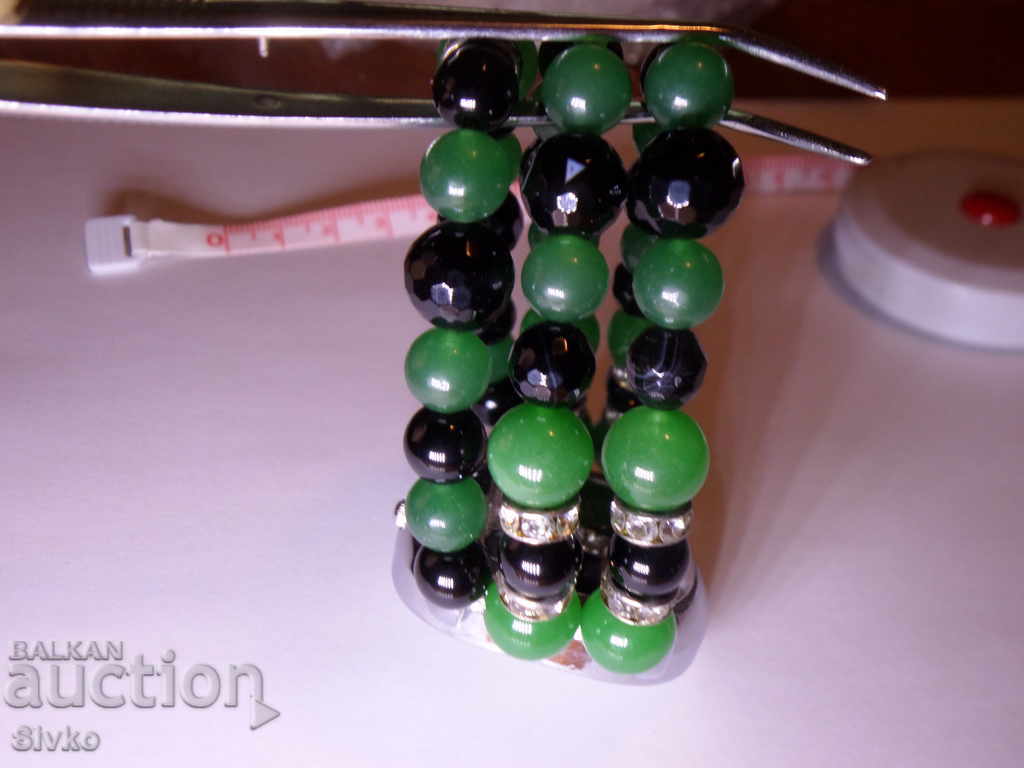 Auction Ladies' watch, chain, sapphire and emerald Auction Ladies' watch, chain, sapphire and emerald