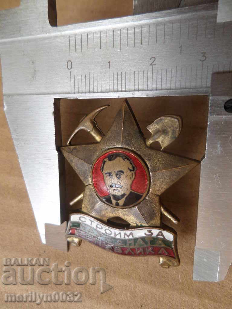 Auction Embroidery brigade logo Early coat medal enamel badge Auction Embroidery brigade logo Early coat medal enamel badge