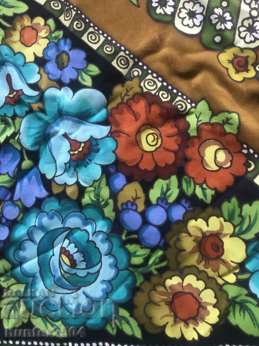 Shawl, headscarf-batik in USSR silk with price 69.95 BGN | € 35.76 Shawl, headscarf-batik in USSR silk with price 69.95 BGN | € 35.76