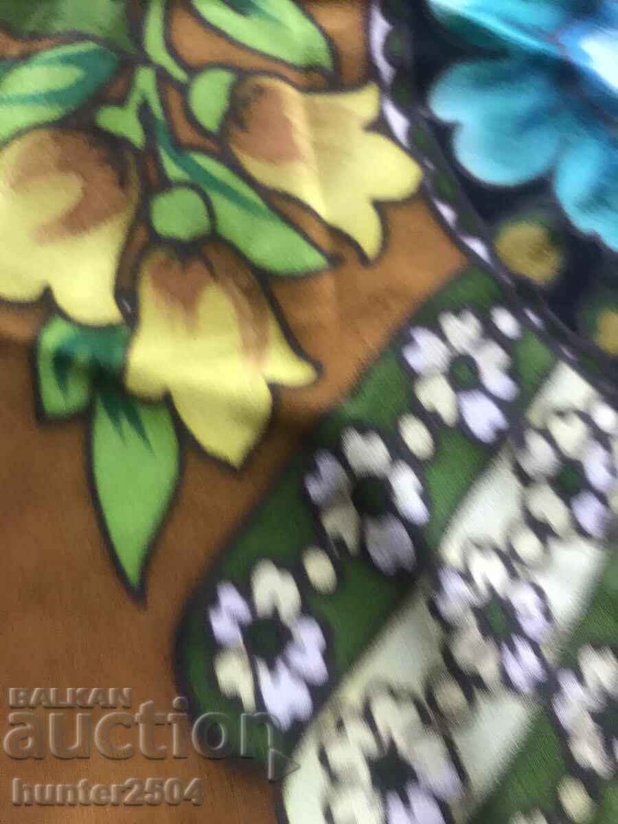 Auction Shawl, headscarf-batik in USSR silk Auction Shawl, headscarf-batik in USSR silk