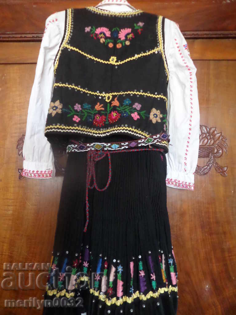 Northwestern female costume shirt tangled apron belt buckle with price 495.00 BGN | € 253.09 Northwestern female costume shirt tangled apron belt buckle with price 495.00 BGN | € 253.09