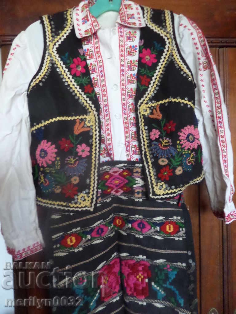 Northwestern female costume shirt tangled apron belt buckle - 6 Northwestern female costume shirt tangled apron belt buckle - 6