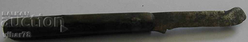 An old knife for annoying with price 19.99 BGN | € 10.22 An old knife for annoying with price 19.99 BGN | € 10.22