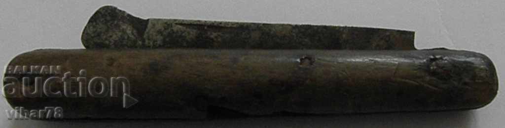 Delivery of An old knife for annoying Delivery of An old knife for annoying