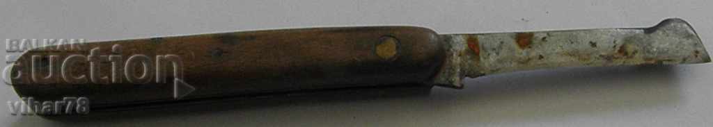 Auction An old knife for annoying Auction An old knife for annoying