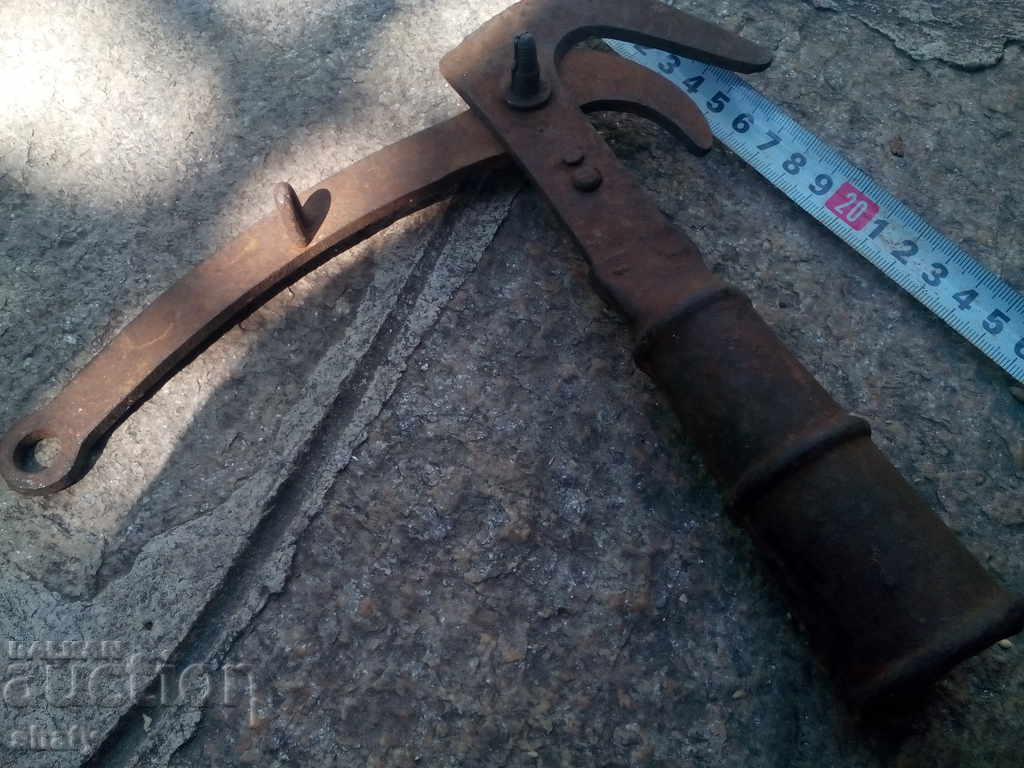 Old Scissors and Shrubs. - 5 Old Scissors and Shrubs. - 5