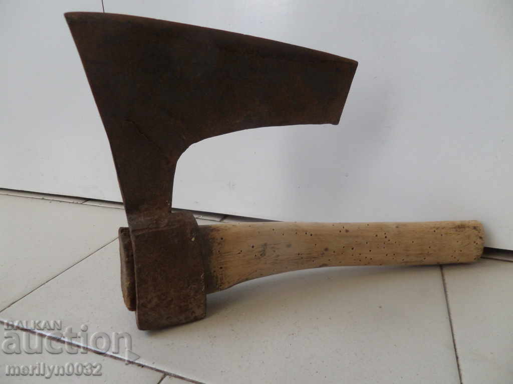 Auction Old ax, curve topper satin hat punch Auction Old ax, curve topper satin hat punch