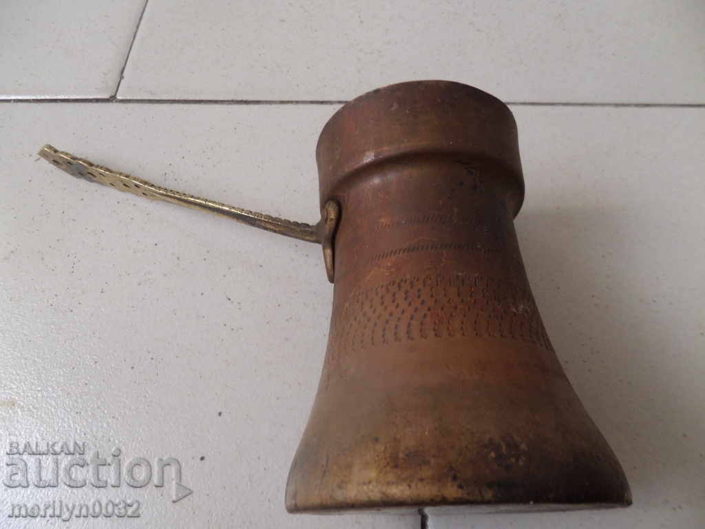 Auction  Old copper jug, coffee bean, baker