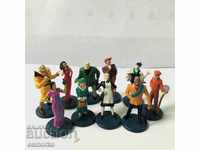10 collectible figurines different heroes movie game Clue