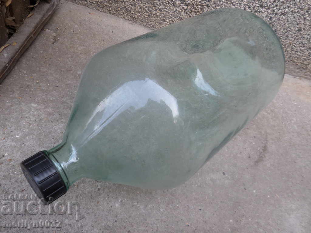 A glass bottle with a cartoon bottle of a bottle of 20 liters of brandy with price 62.00 BGN | € 31.70 A glass bottle with a cartoon bottle of a bottle of 20 liters of brandy with price 62.00 BGN | € 31.70