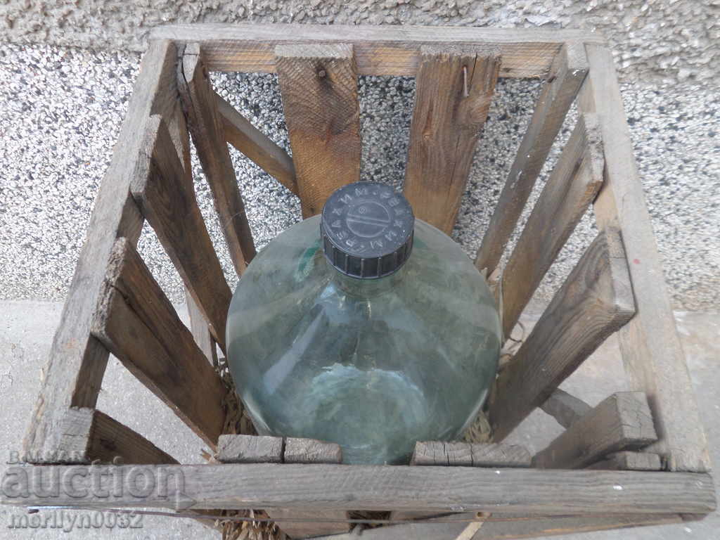 Auction A glass bottle with a cartoon bottle of a bottle of 20 liters of brandy Auction A glass bottle with a cartoon bottle of a bottle of 20 liters of brandy