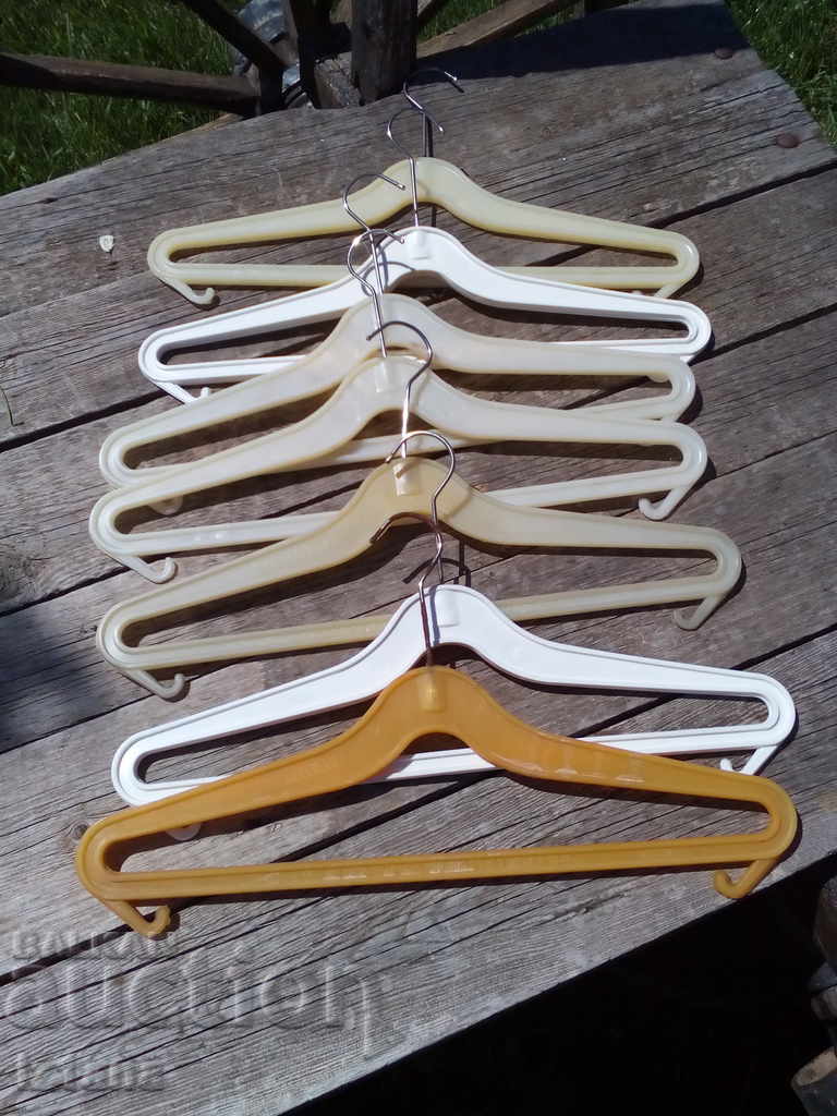 Auction An old hanger, hangers Auction An old hanger, hangers