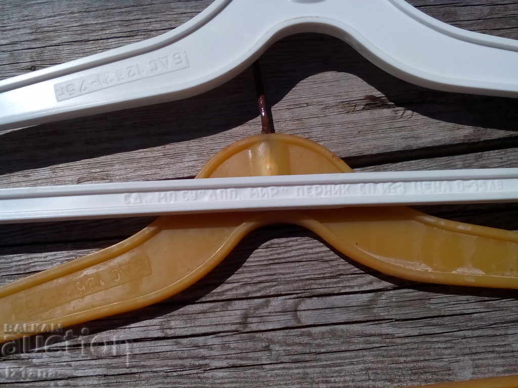 Delivery of An old hanger, hangers Delivery of An old hanger, hangers