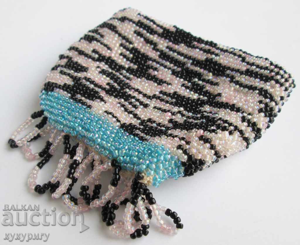 Delivery of Old beaded handkerchief hand-knit glass beads Delivery of Old beaded handkerchief hand-knit glass beads