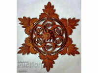 Rosettes, carvings, ceiling or wall decorations