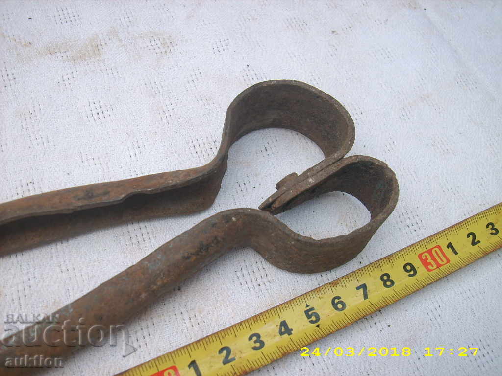 Auction OLD HANGER FOR SHEEPING SHEEP Auction OLD HANGER FOR SHEEPING SHEEP