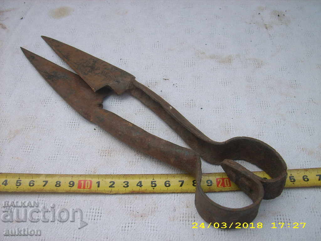 OLD HANGER FOR SHEEPING SHEEP - 5 OLD HANGER FOR SHEEPING SHEEP - 5