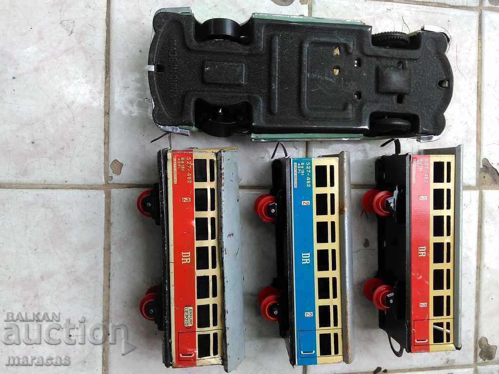 Toy wagons and a sports car with price 41.00 BGN | € 20.96