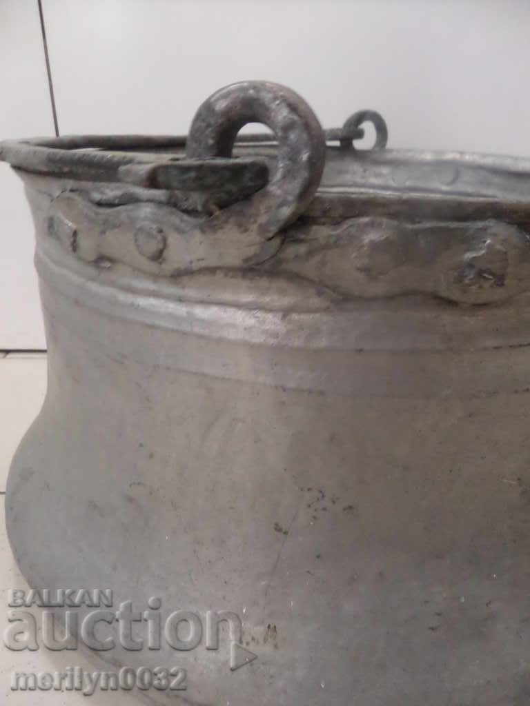Delivery of Old copper cauldron, cauldron, copper, copper Delivery of Old copper cauldron, cauldron, copper, copper