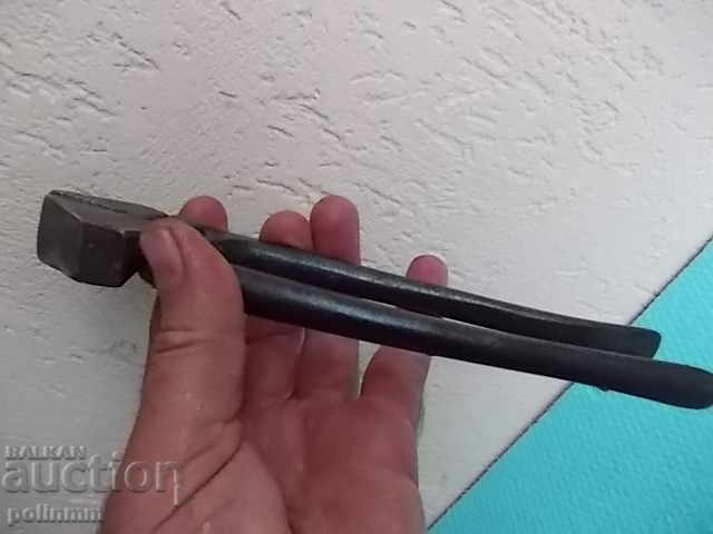 Delivery of Old German pliers