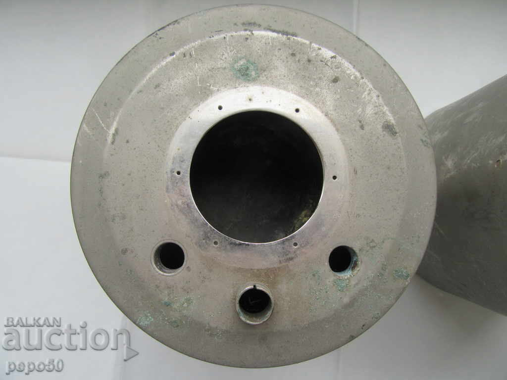 Auction  THE OLD LABORATORY WATER BATHROOM - EARN SOCKS