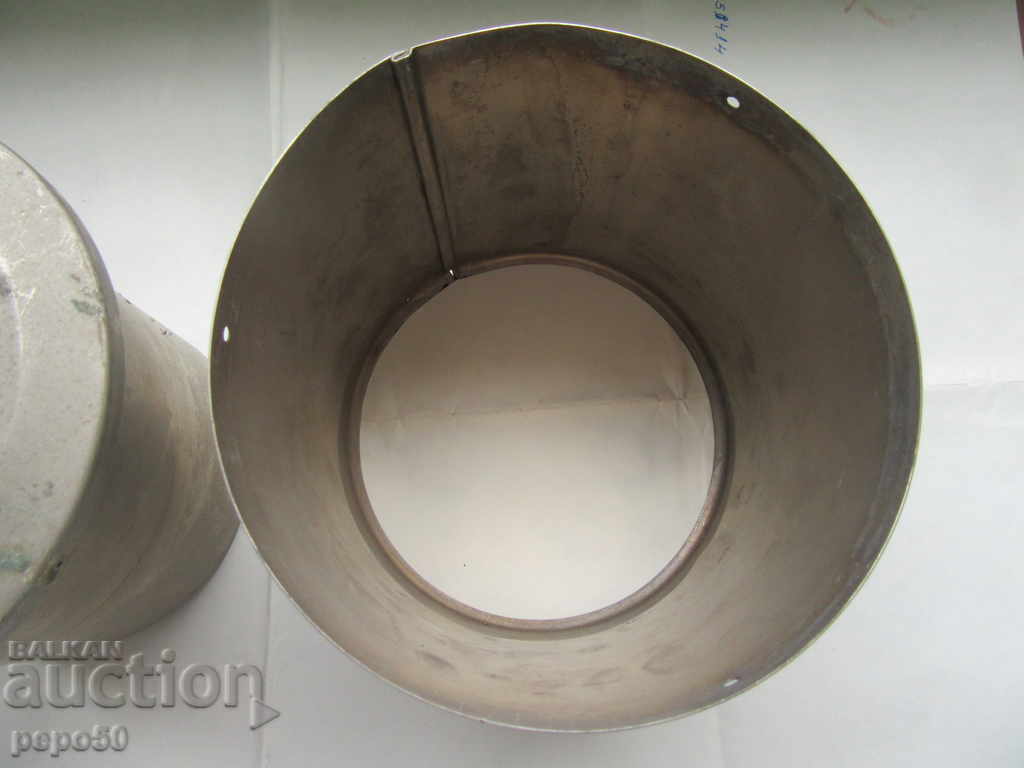 Delivery of THE OLD LABORATORY WATER BATHROOM - EARN SOCKS