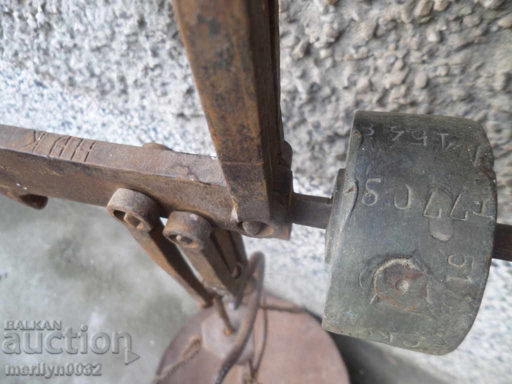 Auction Old scales, pallet, scales, scales from the beginning of the twentieth century Auction Old scales, pallet, scales, scales from the beginning of the twentieth century