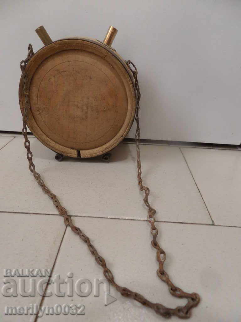 Παλιά κάδο αλόγου, φιάλη, βαρέλι, μανιβέλα, ξύλινη πλατφόρμα με τιμή 59.00 BGN | € 30.17 Παλιά κάδο αλόγου, φιάλη, βαρέλι, μανιβέλα, ξύλινη πλατφόρμα με τιμή 59.00 BGN | € 30.17