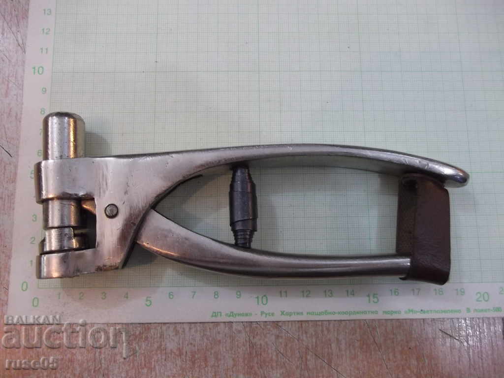 Pliers seamless with price 50.00 BGN | € 25.56 Pliers seamless with price 50.00 BGN | € 25.56