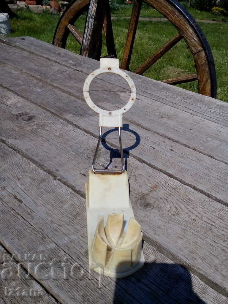 Old egg cutting machine - 5