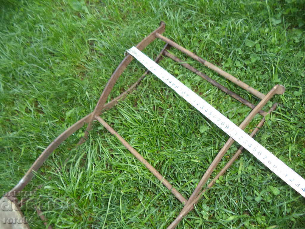 OLD FORGED GARDEN FOLDING CHAIR - 6 OLD FORGED GARDEN FOLDING CHAIR - 6