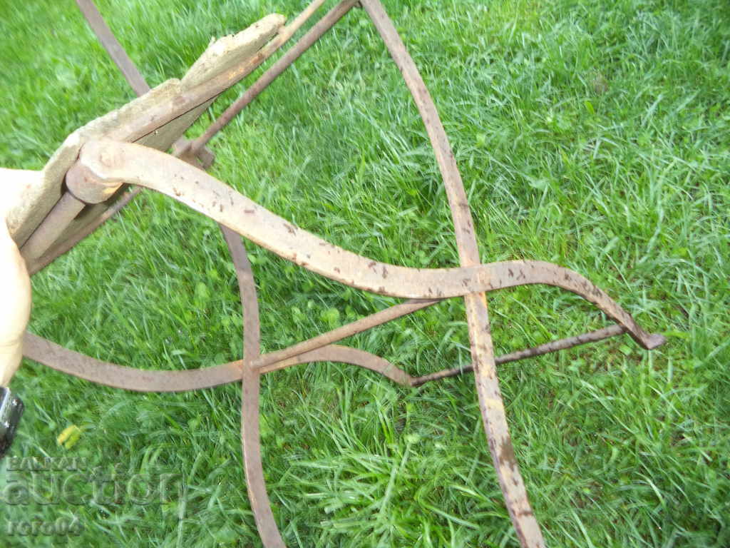 OLD FORGED GARDEN FOLDING CHAIR - 7 OLD FORGED GARDEN FOLDING CHAIR - 7