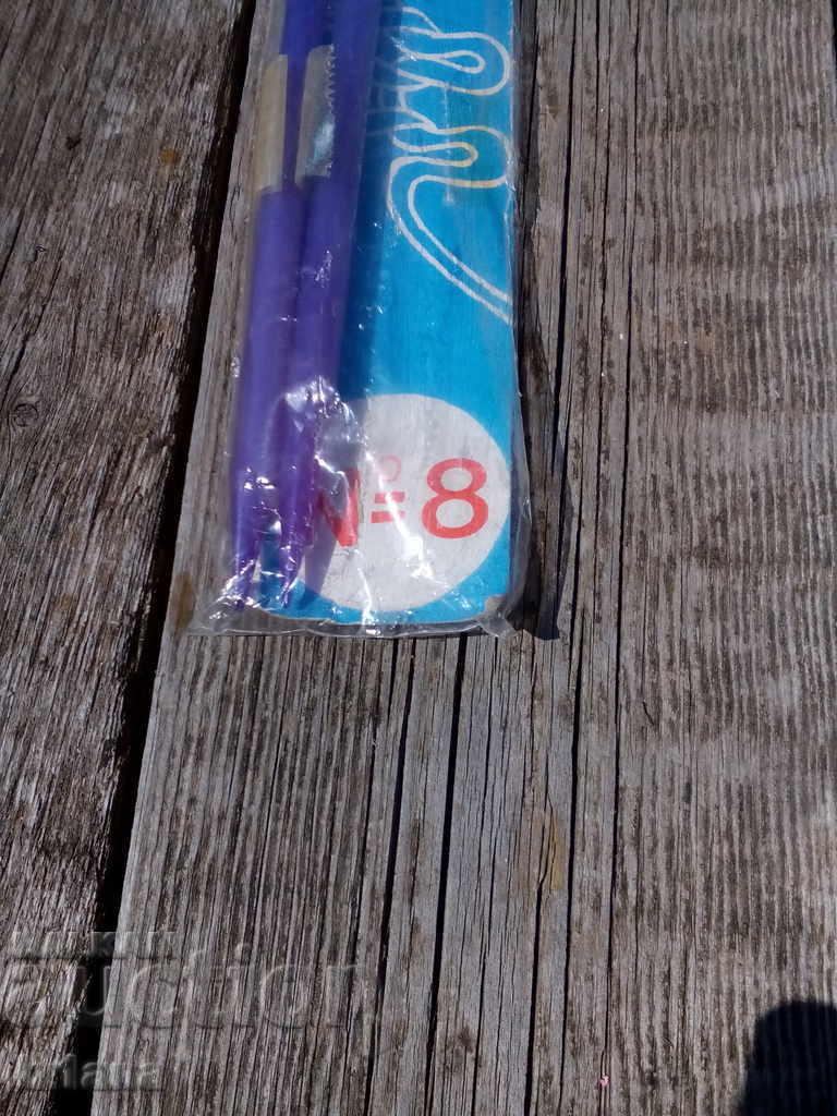 Delivery of Knitting needles Delivery of Knitting needles