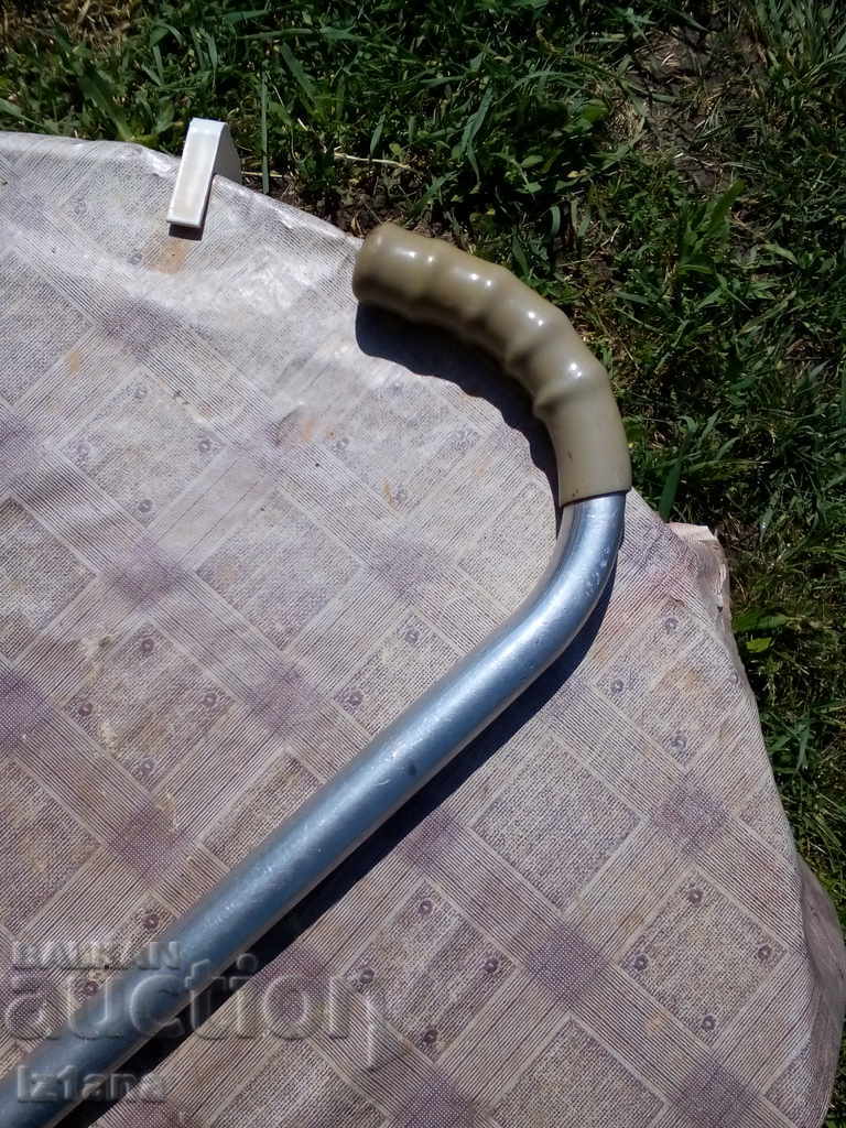 Delivery of Old aluminum cane Delivery of Old aluminum cane