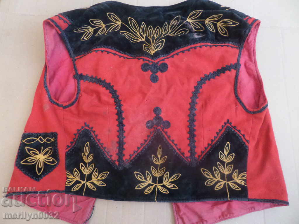 Auction Old embroidered wearing costume, embroidery woolen Auction Old embroidered wearing costume, embroidery woolen