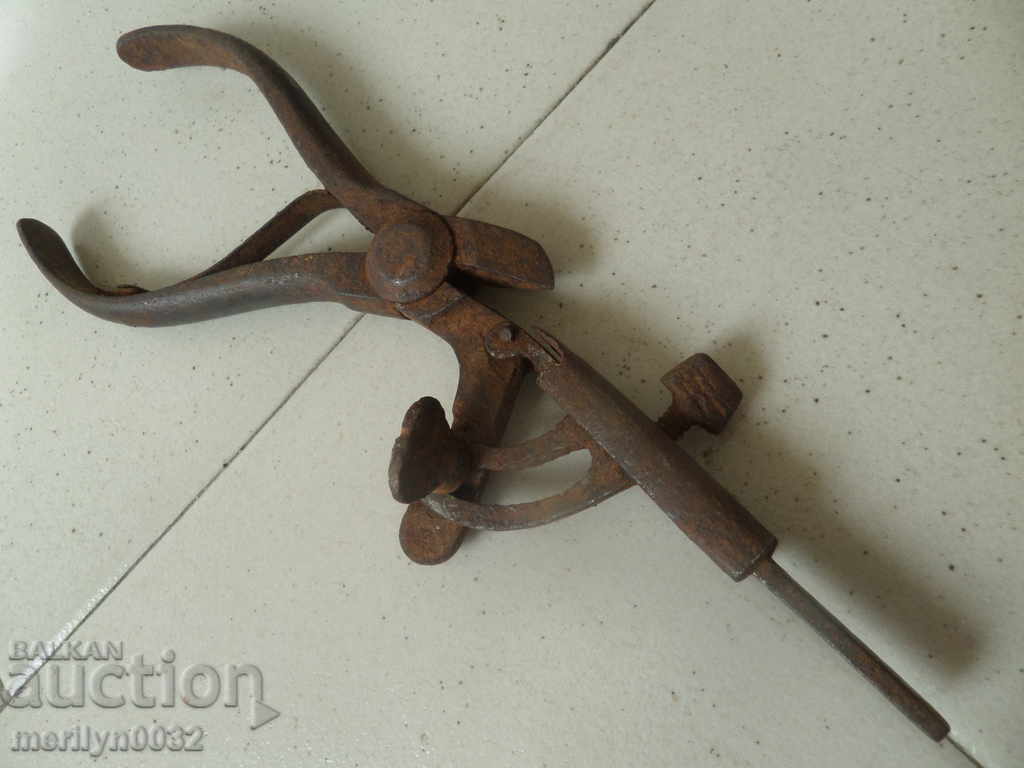 Old chappy-type pliers, a tool, serrated - 5 Old chappy-type pliers, a tool, serrated - 5