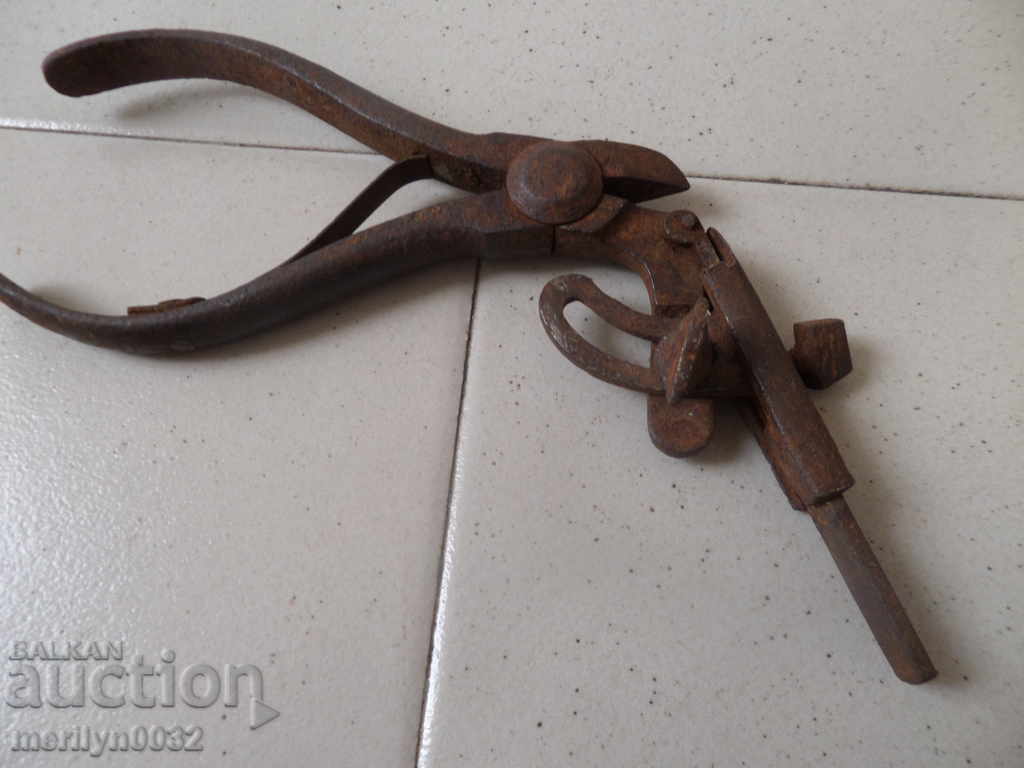 Παλιά τσιμπίδα τσαπράζι, εργαλείο, πένσα