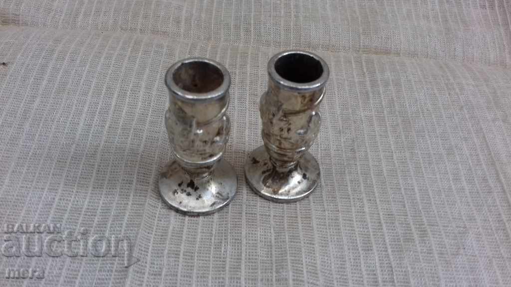 Ένα ζευγάρι μικρά κηροπήγια. με τιμή 16.00 BGN | € 8.18