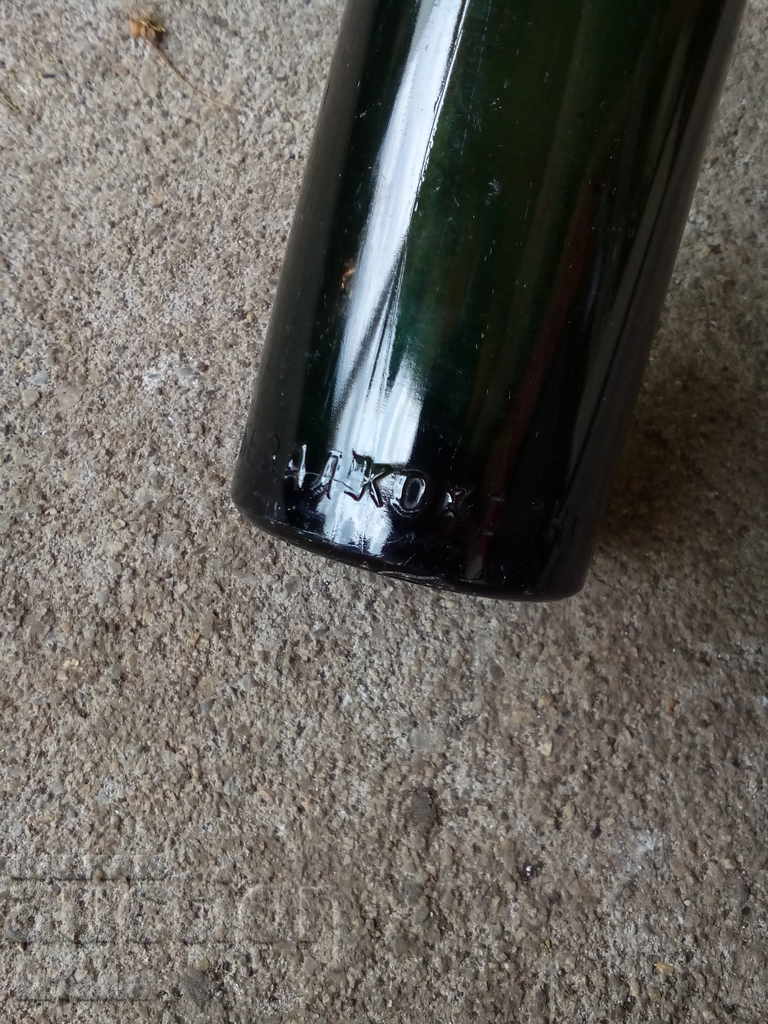 Auction  Ancient Bottle ARTIFICIAL WHITE BOTTLE