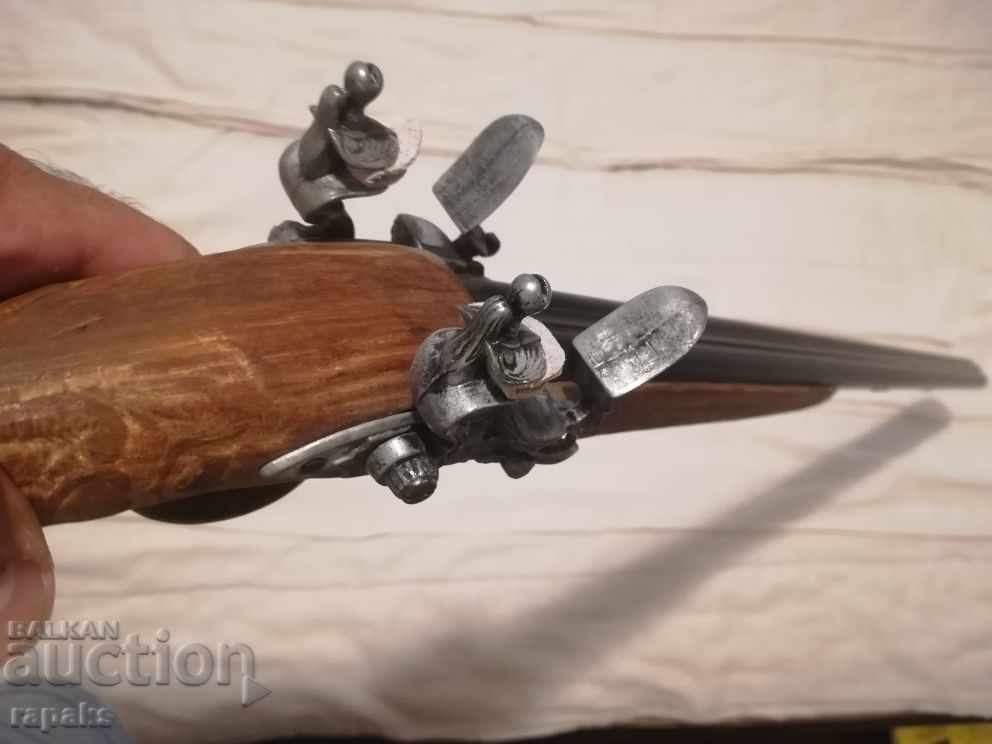 Livrarea Pușcă de vânătoare cu două țevi cu percutori externi și decorațiuni - replică