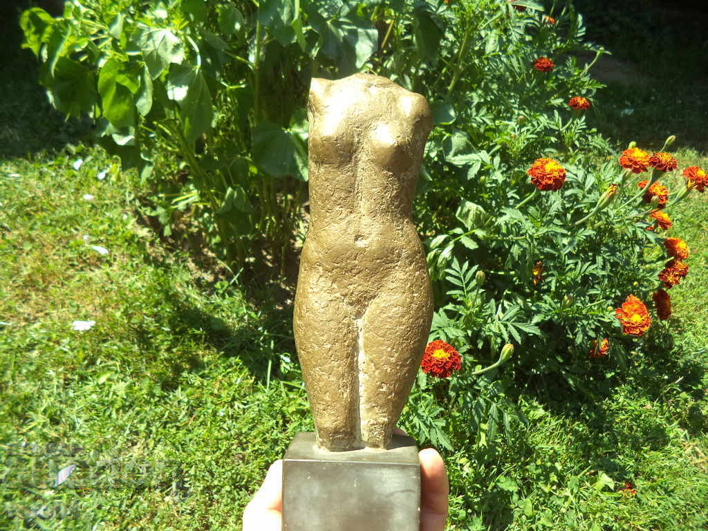 Παράδοση TORSO - ΓΥΝΑΙΚΕΙΑ ΓΥΝΑΙΚΕΙΑ - ΕΡΩΤΙΚΗ - ΧΡΥΣΗ - ΜΑΡΜΑΡΟ