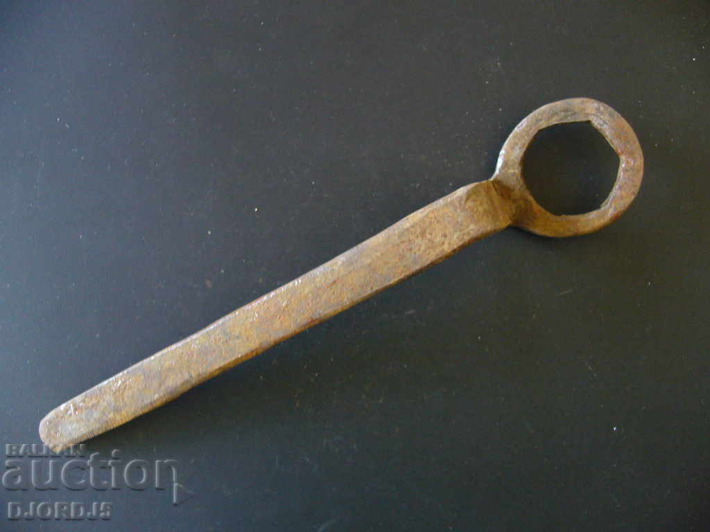 Cheie forjată forțată pentru vagon cu preț 4.00 BGN | € 2.05 Cheie forjată forțată pentru vagon cu preț 4.00 BGN | € 2.05