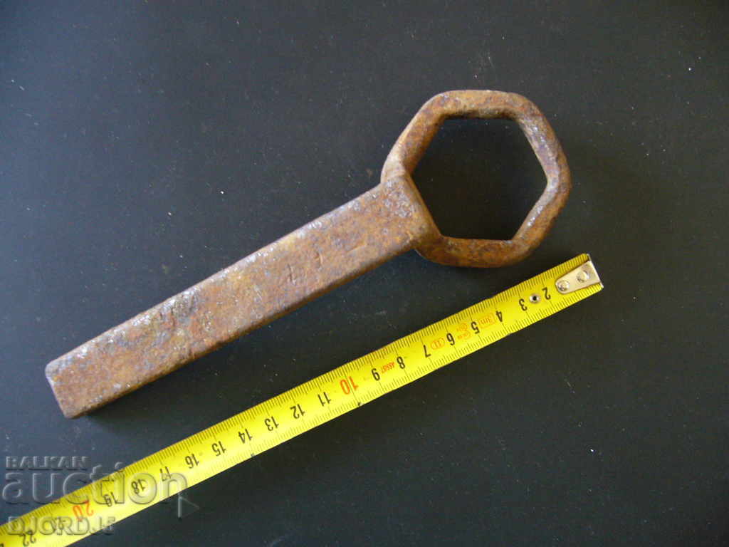 Delivery of Old forged wrench for wagon Delivery of Old forged wrench for wagon