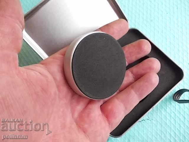 Auction  Compass in a box