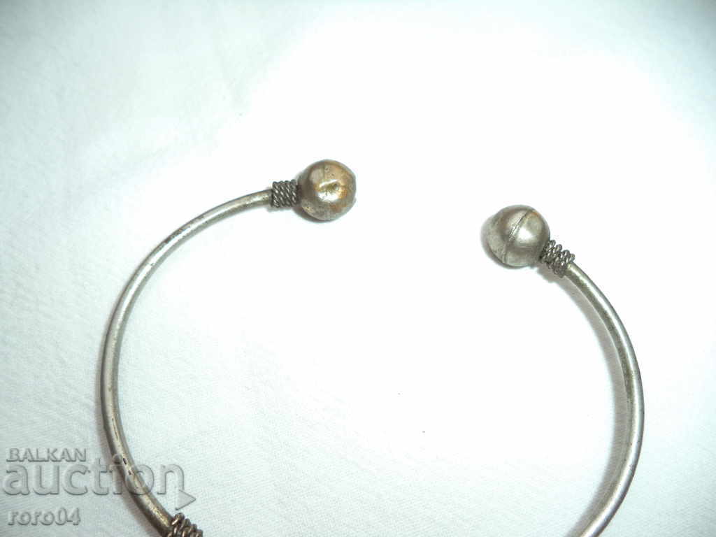 Аукцион СТАРА ВЪЗРОЖДЕНСКА ГРИВНА Аукцион СТАРА ВЪЗРОЖДЕНСКА ГРИВНА