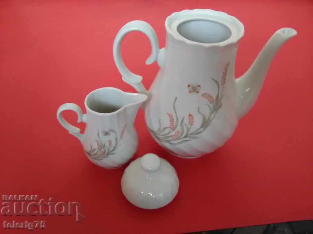 Quality Bulgarian Porcelain-Teapot and Milk Nugget with price 23.00 BGN | € 11.76 Quality Bulgarian Porcelain-Teapot and Milk Nugget with price 23.00 BGN | € 11.76