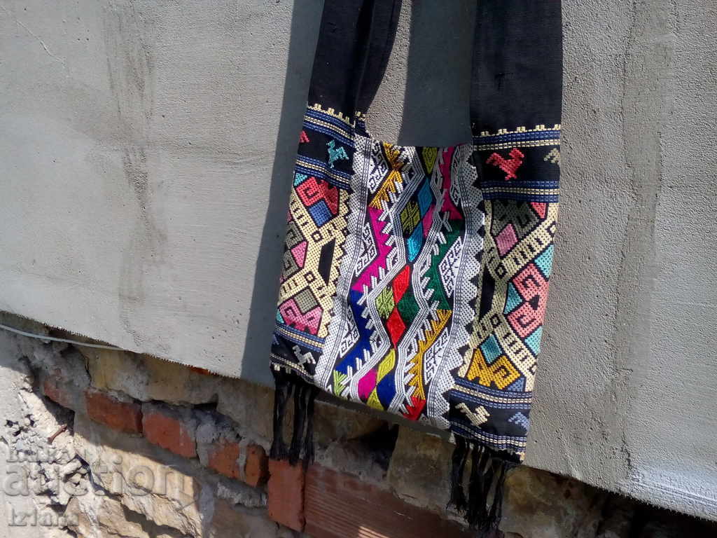 Auction  Old ethnic bag