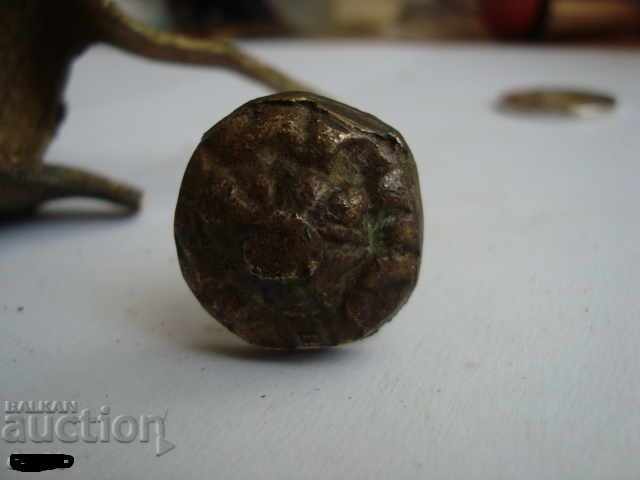 Auction  Bronze ball for a capsule flint pistol pistol
